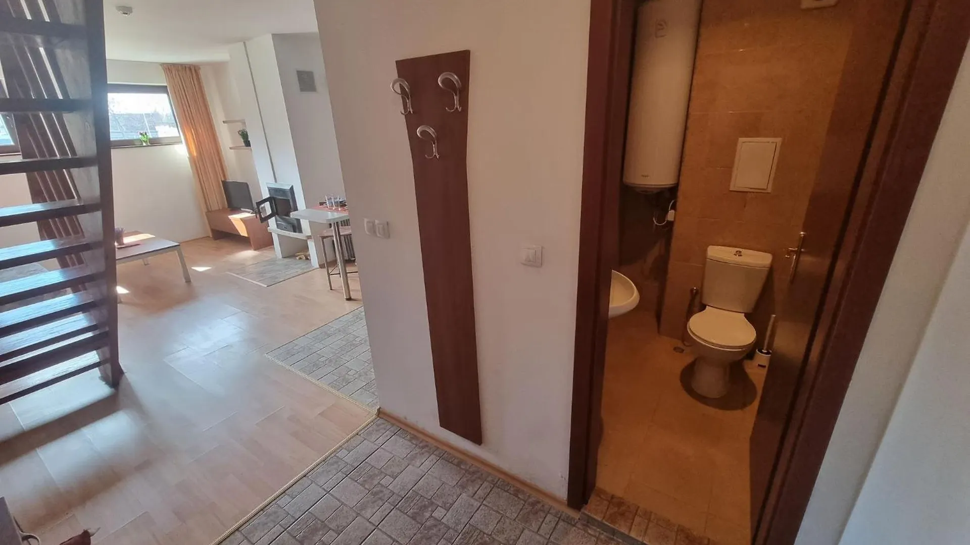 1Br Bright Two Floor Apartment バンスコ
