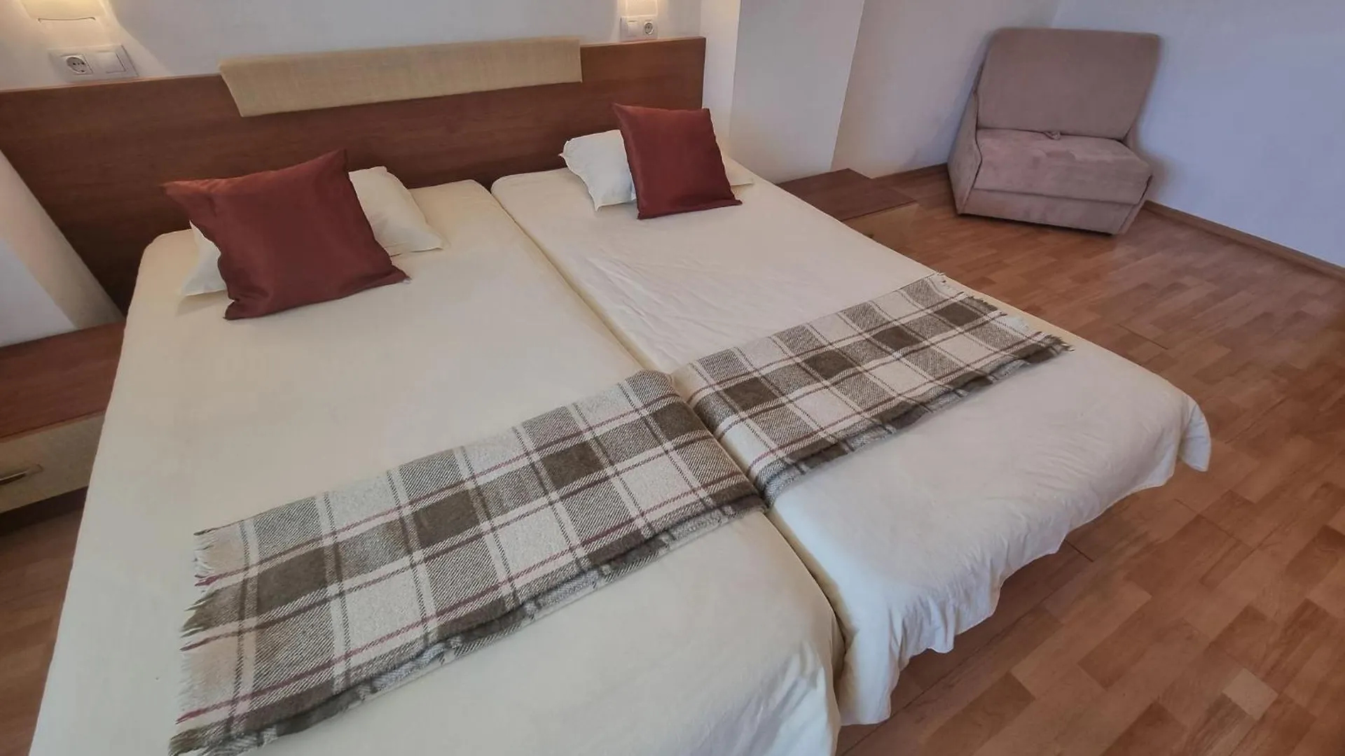 1Br Bright Two Floor Apartment バンスコ